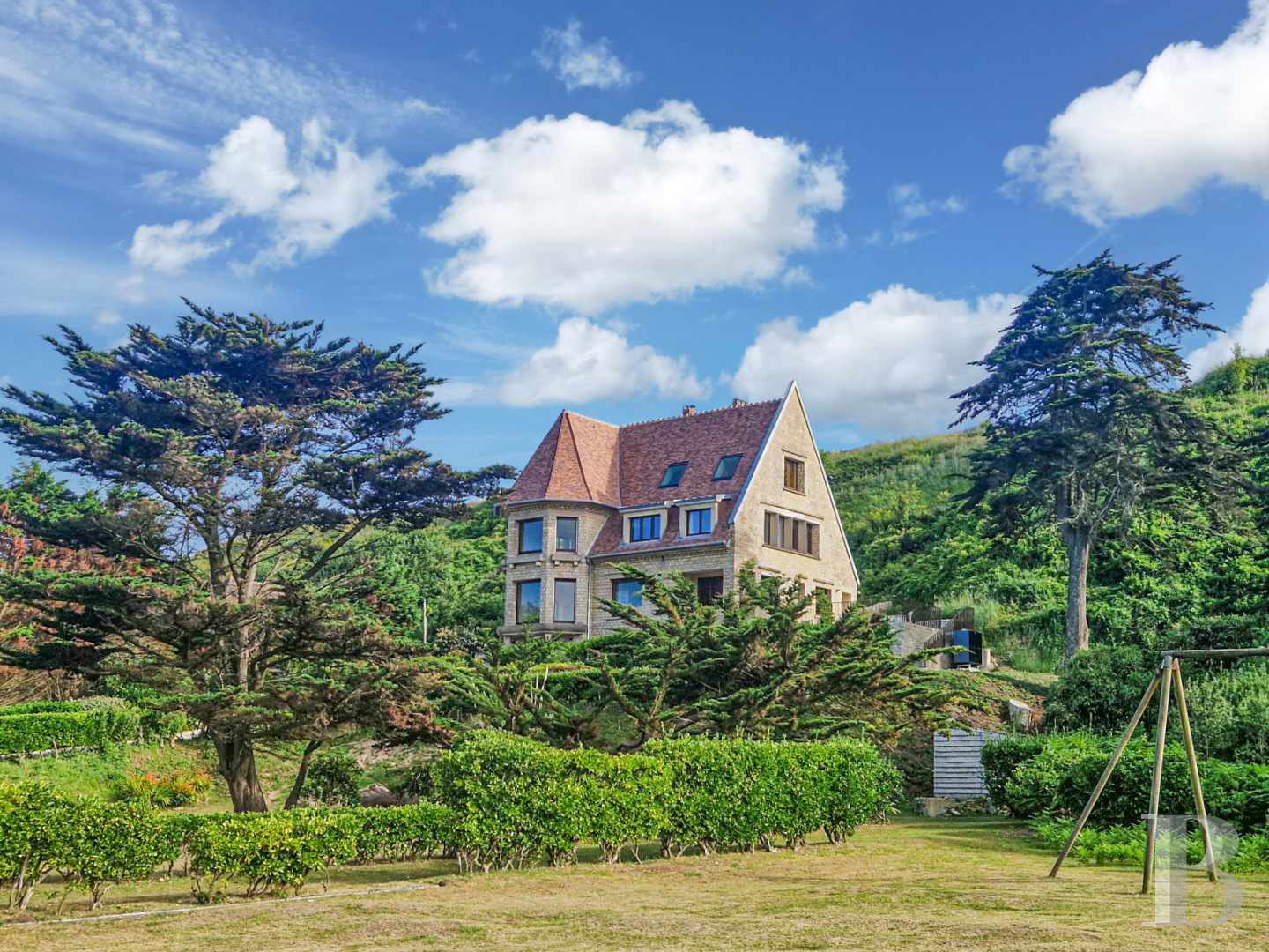 A villa overlooking Omaha Beach in Vierville-sur-Mer, in Calvados - photo  n°1